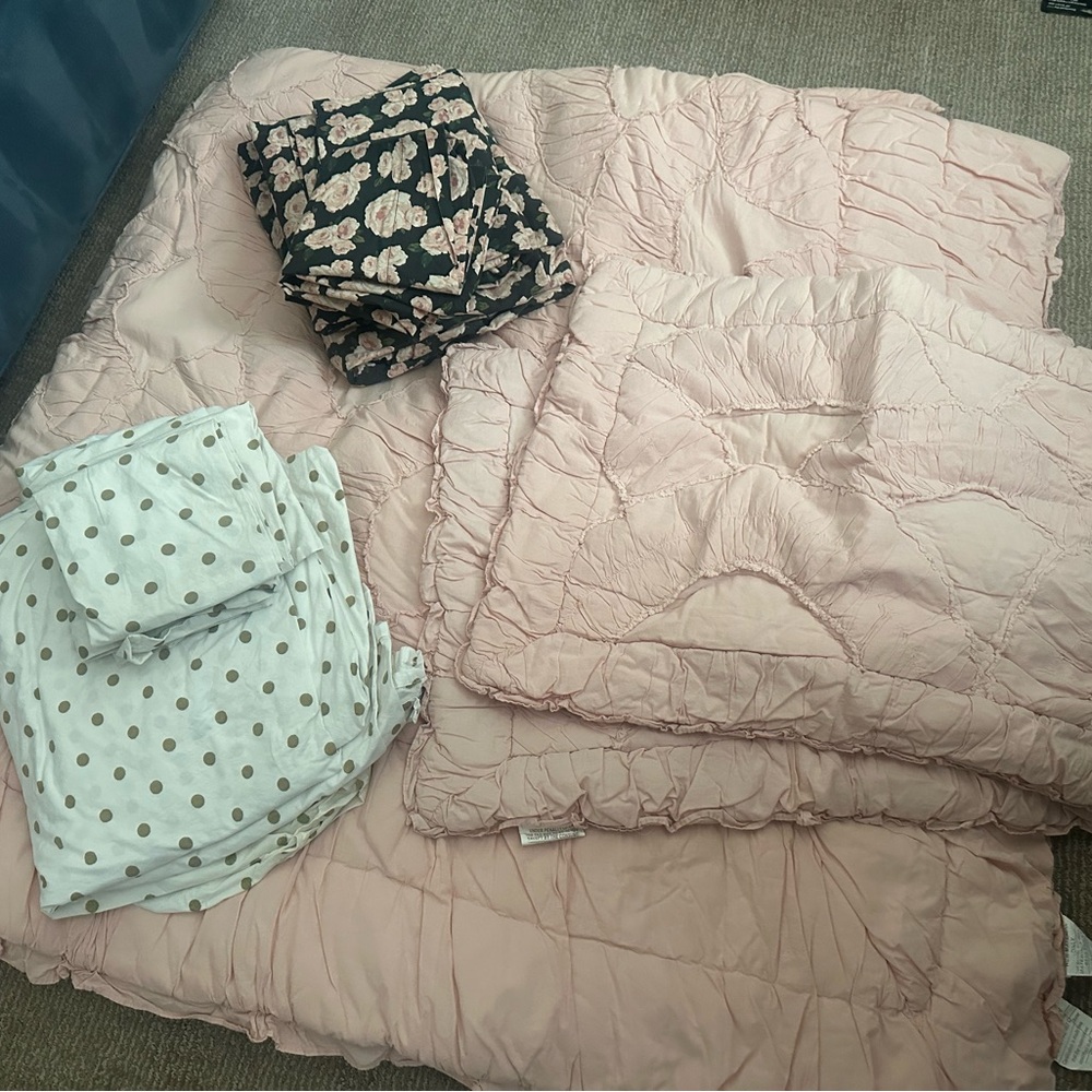 Pottery Barn Teen Queen comforter, shams, and sheets! - Picture 2 of 4